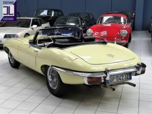 Image 6/51 de Jaguar E-Type (1970)