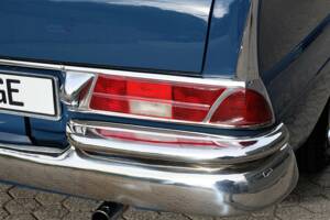 Image 45/76 de Mercedes-Benz 220 S b (1963)