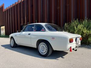 Image 3/87 of Alfa Romeo Giulia 1600 Sprint GT (1965)