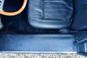 Bild 22/50 von Jaguar E-Type 4.2 (1966)