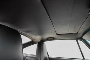 Image 44/108 de Porsche 911 Carrera 3.2 (1989)