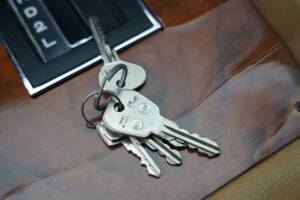 Imagen 10/50 de Aston Martin V8 Volante (1982)