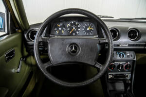 Image 8/50 of Mercedes-Benz 240 TD (1982)