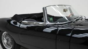 Image 13/15 de Jaguar Type E 4.2 (1966)