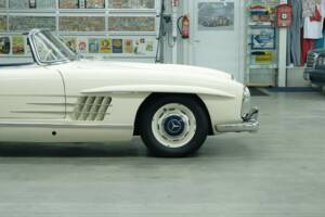 Bild 25/50 von Mercedes-Benz 300 SL Roadster (1959)