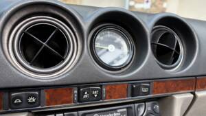 Image 86/88 of Mercedes-Benz 380 SL (1984)