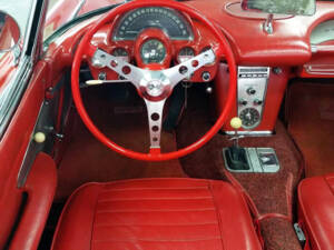 Image 33/45 of Chevrolet Corvette (1959)