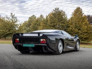 Image 3/60 of Jaguar XJ 220 (1992)
