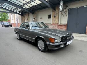 Afbeelding 17/40 van Mercedes-Benz 420 SL (1986)