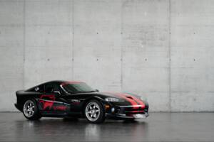 Image 23/50 of Dodge Viper GTS (2005)