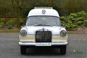 Image 8/47 of Mercedes-Benz 190 c (1963)