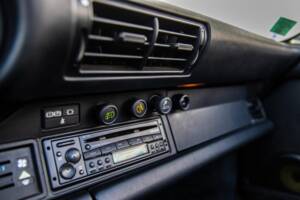 Image 70/132 of Porsche 911 Speedster 3.2 (1989)