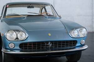 Image 17/50 of Ferrari 330 GT 2+2 (1964)