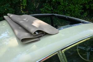 Image 14/39 of Jaguar E-Type (2+2) (1970)