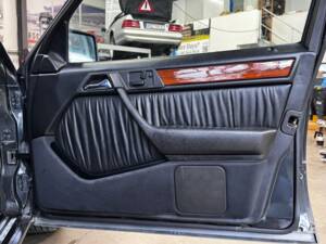 Bild 50/54 von Mercedes-Benz 300 TD Turbo (1993)