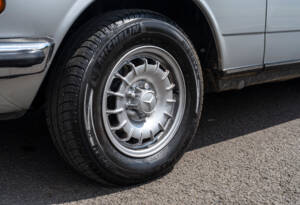 Imagen 9/25 de Mercedes-Benz 280 E (1981)
