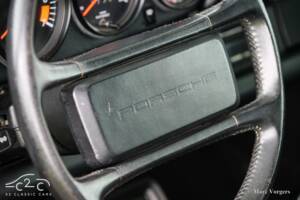 Image 40/63 of Porsche 911 Carrera 3.2 (1986)