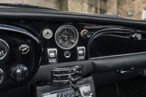 Image 31/33 of Aston Martin DB 5 Volante (1964)