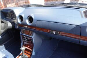 Bild 12/57 von Mercedes-Benz 230 CE (1980)