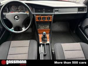 Image 10/15 of Mercedes-Benz 190 E 2.0 (1992)