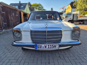 Imagen 1/19 de Mercedes-Benz 240 D (1975)