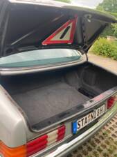 Image 26/43 of Mercedes-Benz 300 SE (1990)