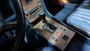 Image 15/42 de Mercedes-Benz 560 SL (1988)