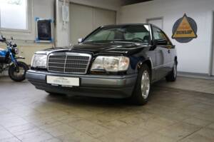Bild 7/35 von Mercedes-Benz E 320 (1993)