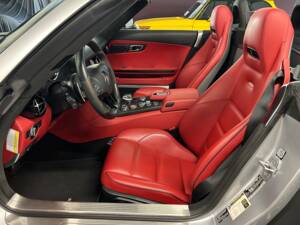 Image 10/32 of Mercedes-Benz SLS AMG GT Roadster (2013)