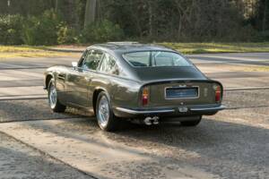 Immagine 5/36 di Aston Martin DB 6 Mk II (1970)