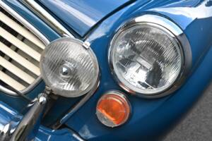 Image 29/37 of Morris Minor 1000 Traveller (1971)