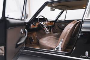 Image 11/100 of Ferrari 330 GT 2+2 (1965)