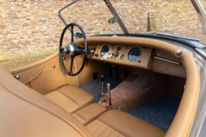 Image 20/50 of Jaguar XK 120 OTS (1952)