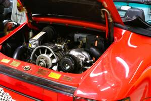 Image 38/47 of Porsche 911 Carrera 3.2 (1989)