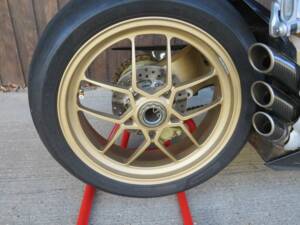 Bild 38/45 von MV Agusta F3 675 Serie Oro (2012)