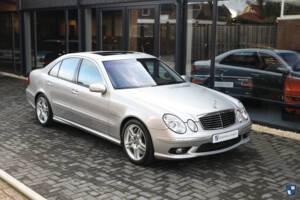 Image 2/84 of Mercedes-Benz E 55 AMG (2002)
