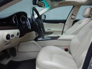 Image 35/90 of Maserati Quattroporte GTS (2013)