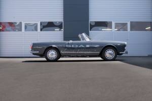 Image 3/31 of Alfa Romeo 2600 Spider (1963)