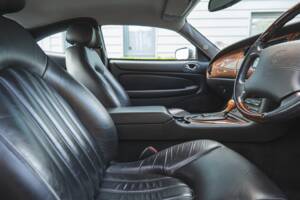 Imagen 29/50 de Jaguar XK8 4.0 (2000)
