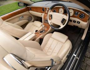 Image 39/50 of Bentley Azure (2007)