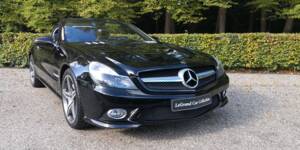 Image 21/45 of Mercedes-Benz SL 350 (2010)