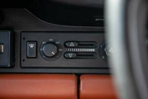 Bild 17/33 von Porsche 911 Carrera 2 (1990)