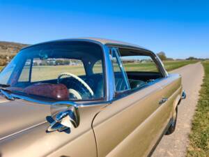 Afbeelding 22/30 van Mercedes-Benz 220 SE b (1961)