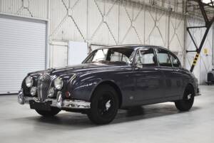 Image 3/39 of Jaguar Mk II 3.8 (1960)