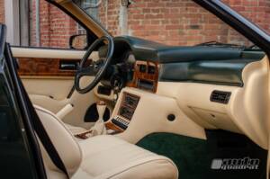 Immagine 11/17 di Aston Martin Virage Volante (1992)