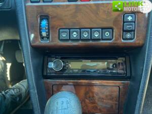 Bild 48/48 von Mercedes-Benz 200 E (1991)