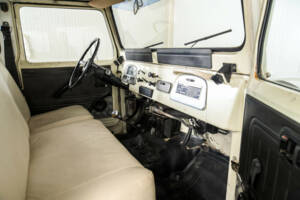 Image 12/50 of Toyota Land Cruiser BJ 40 (1977)