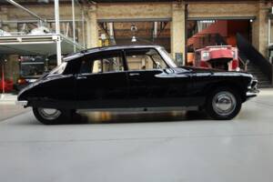 Image 6/30 of Citroën DS 19 (1959)