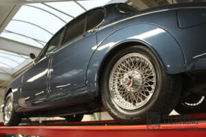Image 16/50 of Jaguar Mk II 3.4 (1966)