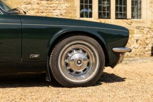 Bild 12/26 von Jaguar XJ 6 C 4.2 (1977)